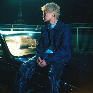 大鸡巴操骚逼淫语对白视频
